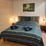 Wintergarten Fuer 8 Gaeste Und 2 Hunde In Der Eifel Mit Toller Aussicht, Kamin Und Garten