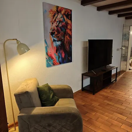 Wintergarten Fuer 8 Gaeste Und 2 Hunde In Der Eifel Mit Toller Aussicht, Kamin Und Garten Appartement *