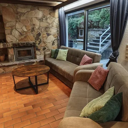 Wintergarten Fuer 8 Gaeste Und 2 Hunde In Der Eifel Mit Toller Aussicht, Kamin Und Garten *