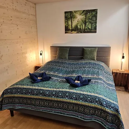 Wintergarten Fuer 8 Gaeste Und 2 Hunde In Der Eifel Mit Toller Aussicht, Kamin Und Garten