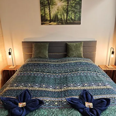 Wintergarten Fuer 8 Gaeste Und 2 Hunde In Der Eifel Mit Toller Aussicht, Kamin Und Garten Apartmán *