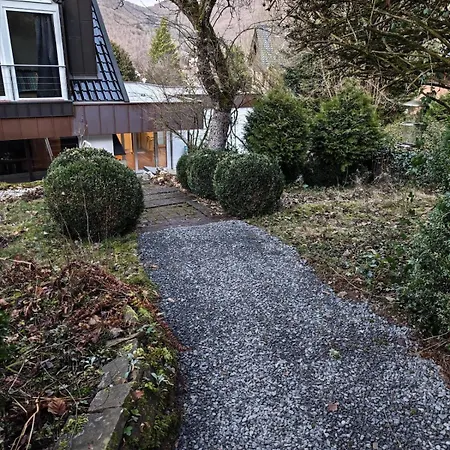 Wintergarten Fuer 8 Gaeste Und 2 Hunde In Der Eifel Mit Toller Aussicht, Kamin Und Garten Apartmán *