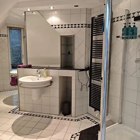Wintergarten Fuer 8 Gaeste Und 2 Hunde In Der Eifel Mit Toller Aussicht, Kamin Und Garten * Schleiden