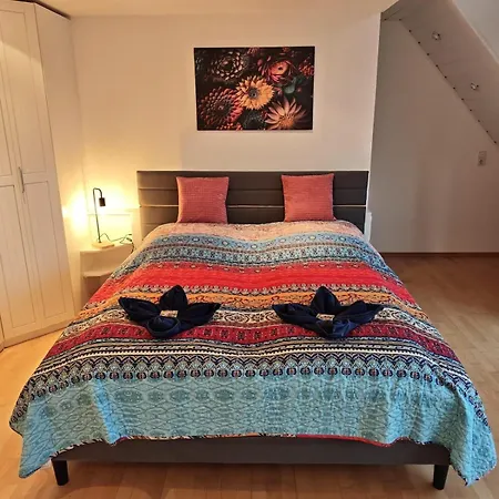 Wintergarten Fuer 8 Gaeste Und 2 Hunde In Der Eifel Mit Toller Aussicht, Kamin Und Garten