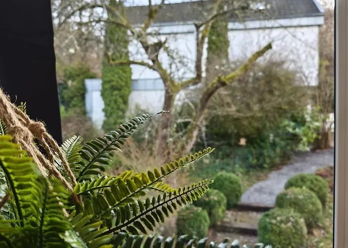 Wintergarten Fuer 8 Gaeste Und 2 Hunde In Der Eifel Mit Toller Aussicht, Kamin Und Garten Schleiden