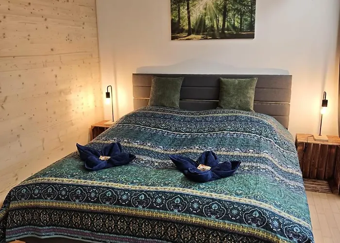 Wintergarten Fuer 8 Gaeste Und 2 Hunde In Der Eifel Mit Toller Aussicht, Kamin Und Garten