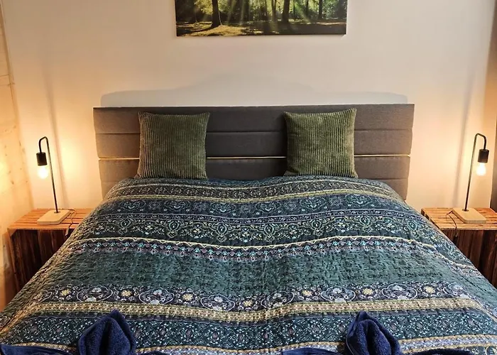 Wintergarten Fuer 8 Gaeste Und 2 Hunde In Der Eifel Mit Toller Aussicht, Kamin Und Garten Lejlighed *