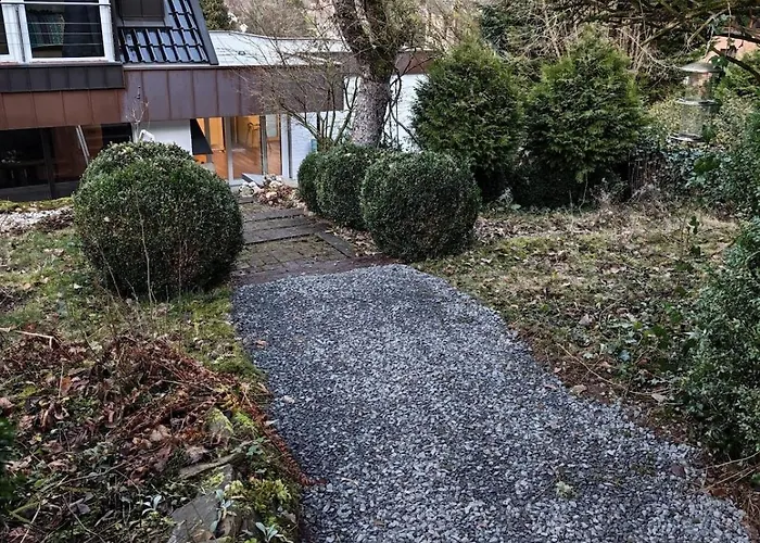 Wintergarten Fuer 8 Gaeste Und 2 Hunde In Der Eifel Mit Toller Aussicht, Kamin Und Garten Lejlighed *