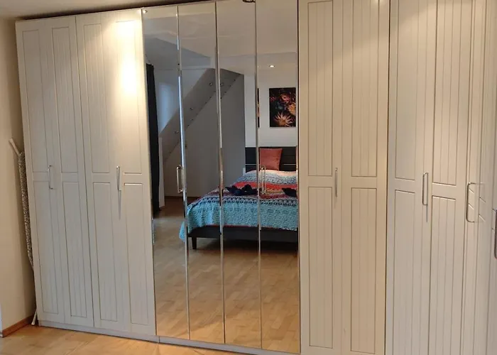 Wintergarten Fuer 8 Gaeste Und 2 Hunde In Der Eifel Mit Toller Aussicht, Kamin Und Garten Schleiden