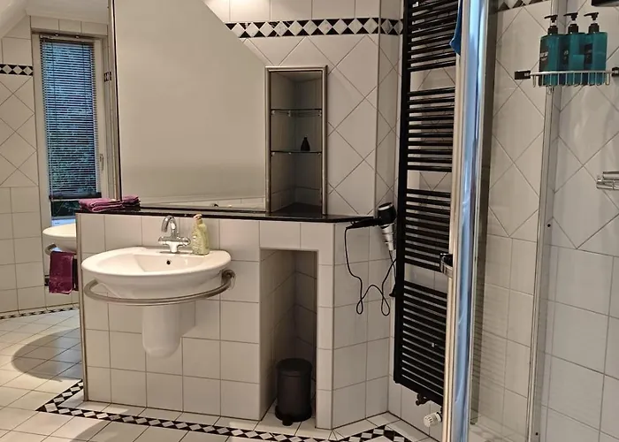 Wintergarten Fuer 8 Gaeste Und 2 Hunde In Der Eifel Mit Toller Aussicht, Kamin Und Garten * Schleiden