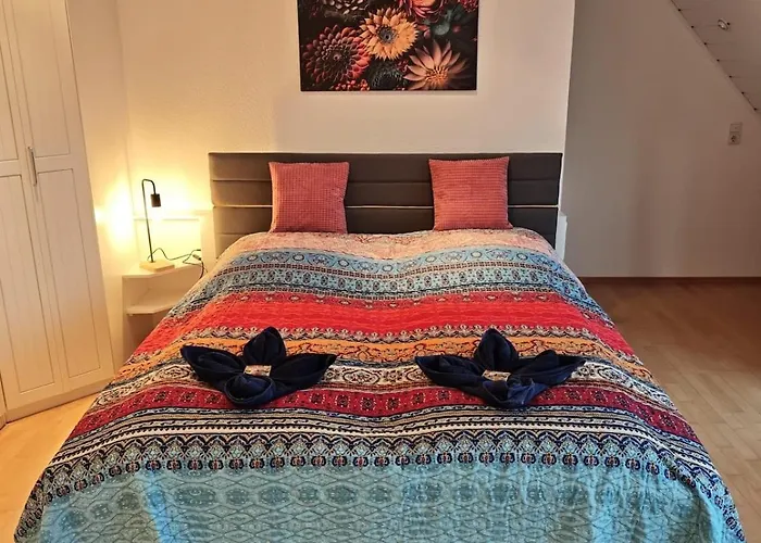 Wintergarten Fuer 8 Gaeste Und 2 Hunde In Der Eifel Mit Toller Aussicht, Kamin Und Garten