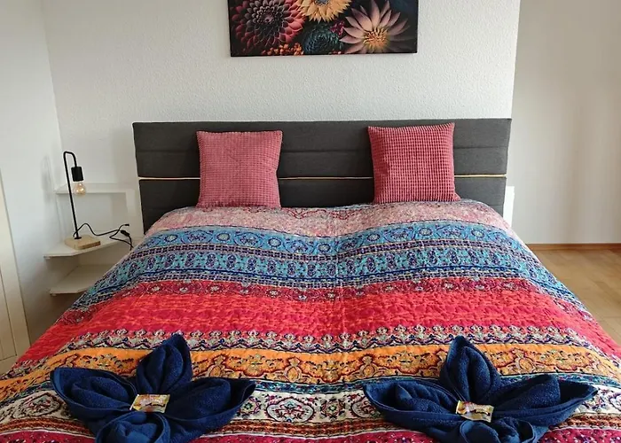 Wintergarten Fuer 8 Gaeste Und 2 Hunde In Der Eifel Mit Toller Aussicht, Kamin Und Garten Lejlighed Schleiden